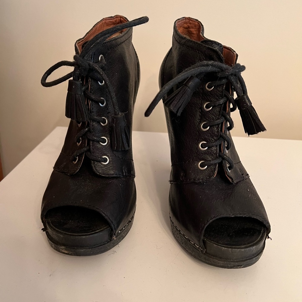 Lucky brand Black leather bootie heels